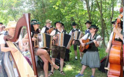 Erfolgreiches Musizieren im Kurpark beim Drumherum